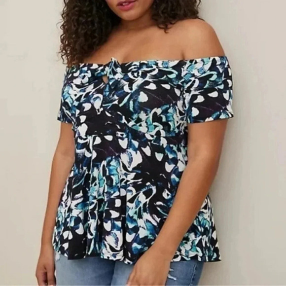Torrid super soft tie front off shoulder floral top size 3 - Picture 5 of 12